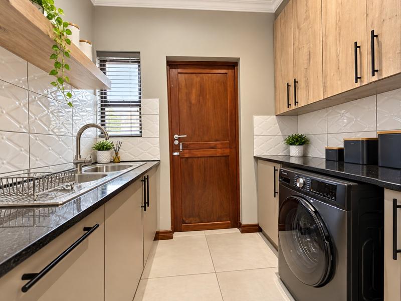 3 Bedroom Property for Sale in Gateway Manor North West